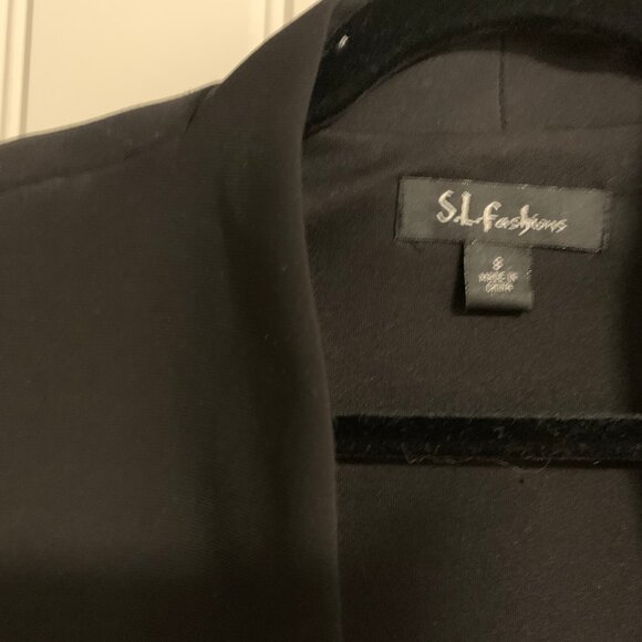 Black Classic Shrug - Picture 3 of 7